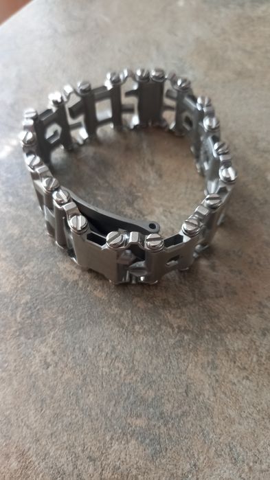 Мултифункцконална гривна