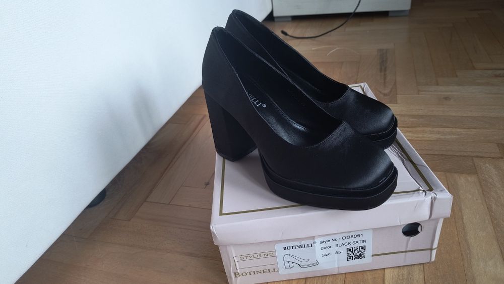 Pantofi cu toc gros