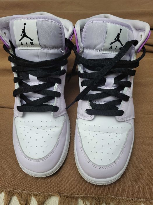 Snikears air jordan mid,stare foarte buna,marimea 40,25 cm