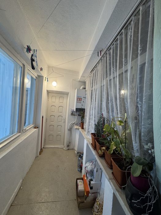 Vând apartament zonă centrală ,3 camere, decomandat, 0728237688