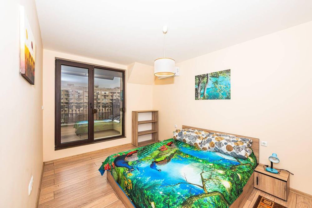 Тристаен апартамент под наем в Център