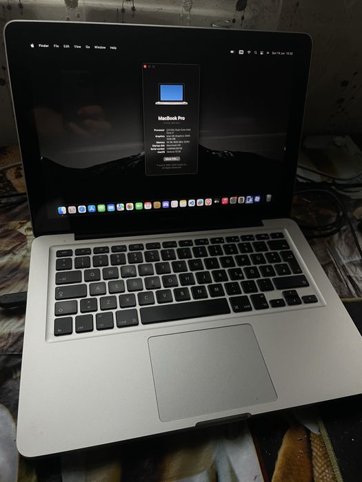 Vând MacBook Pro