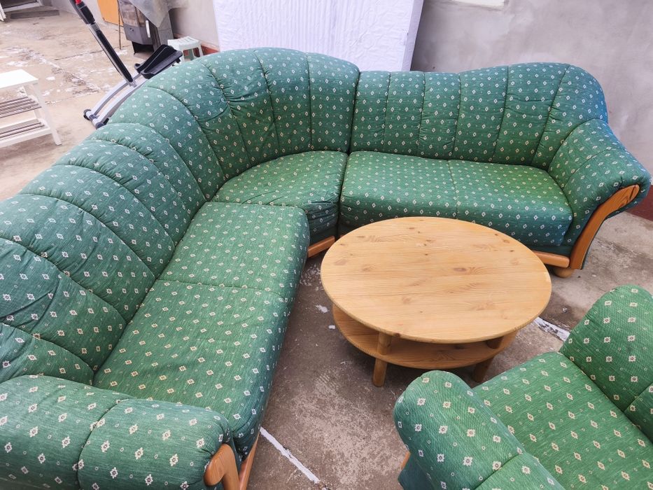 Colțar  + Fotoliu +  Măsuță