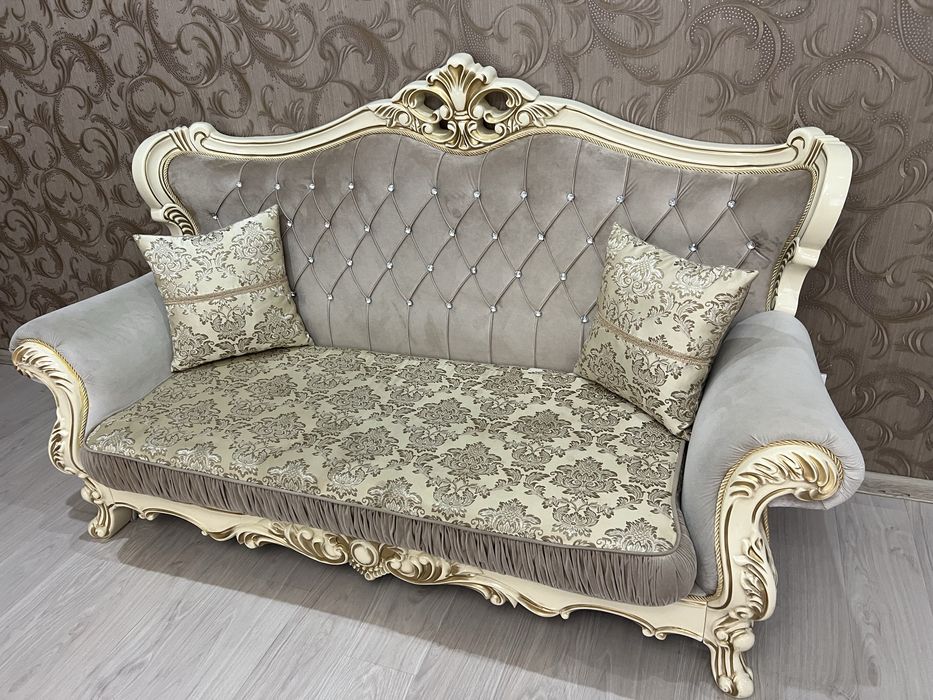 Диван с креслами