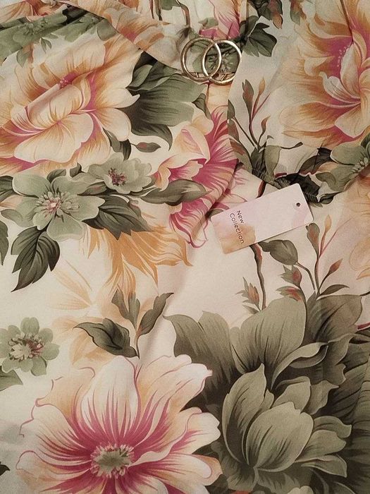 Rochie din voal cu flori