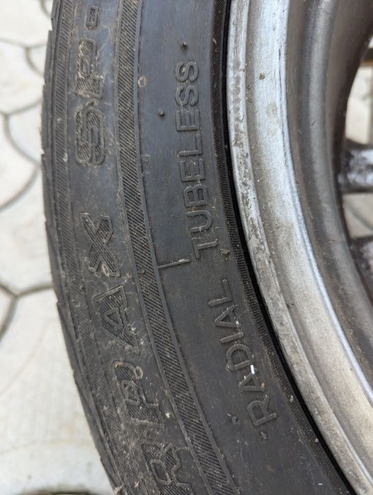 2 Seturi Jante si cauciucuri.