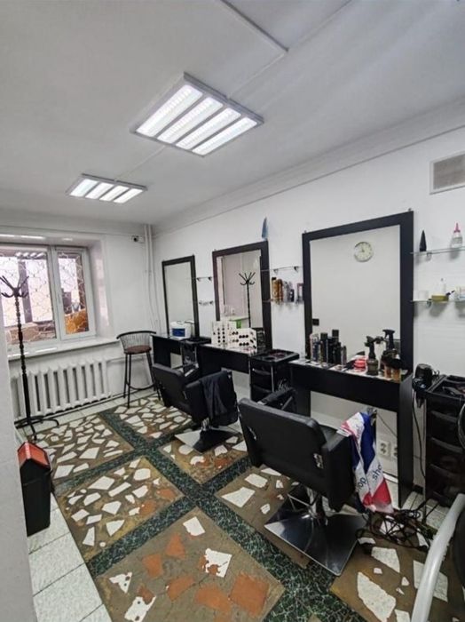 Продам парикмахерскую с оборудованием