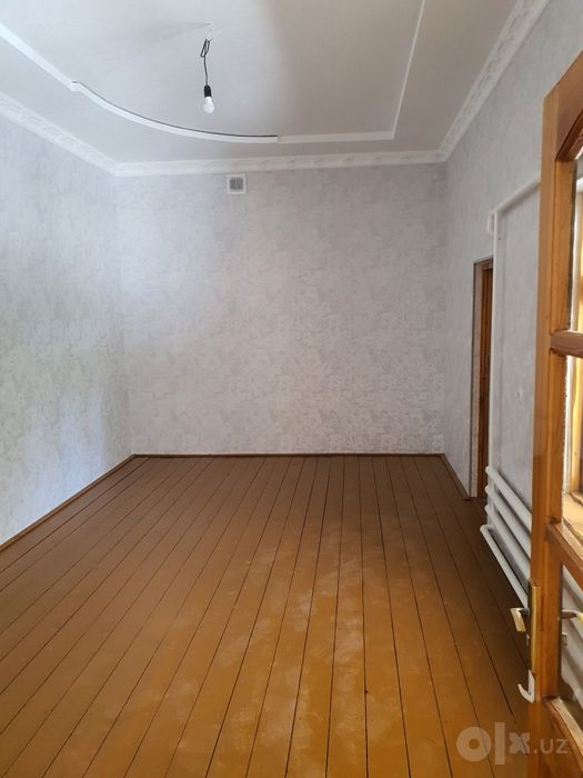 Hovli sotiladi 3 sotix 5 hona