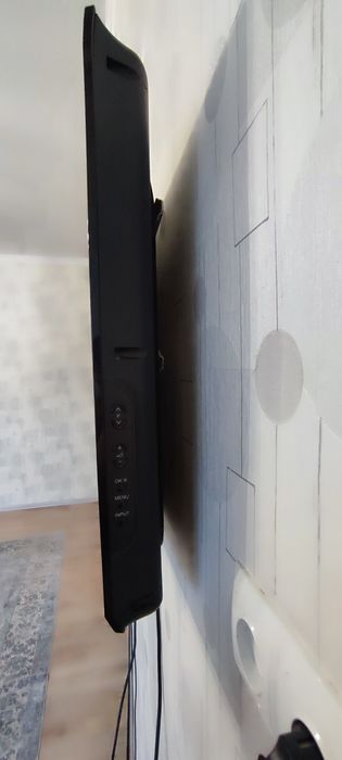 Продаю старый телевизор LG