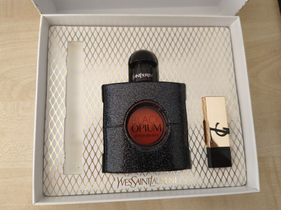 Yves Saint L. Black Opium