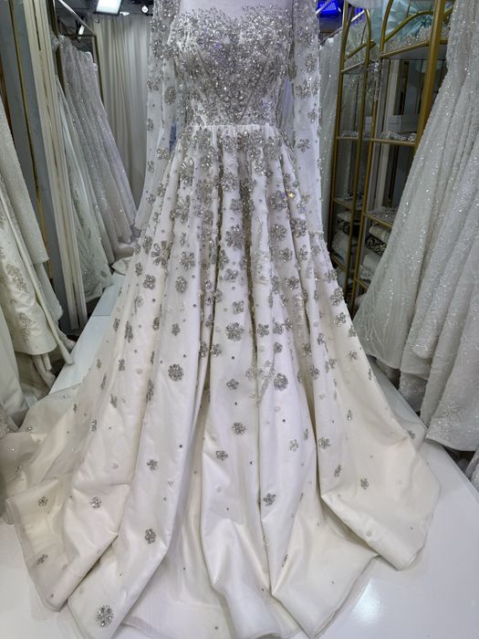 Kelin koʻylak sotiladi