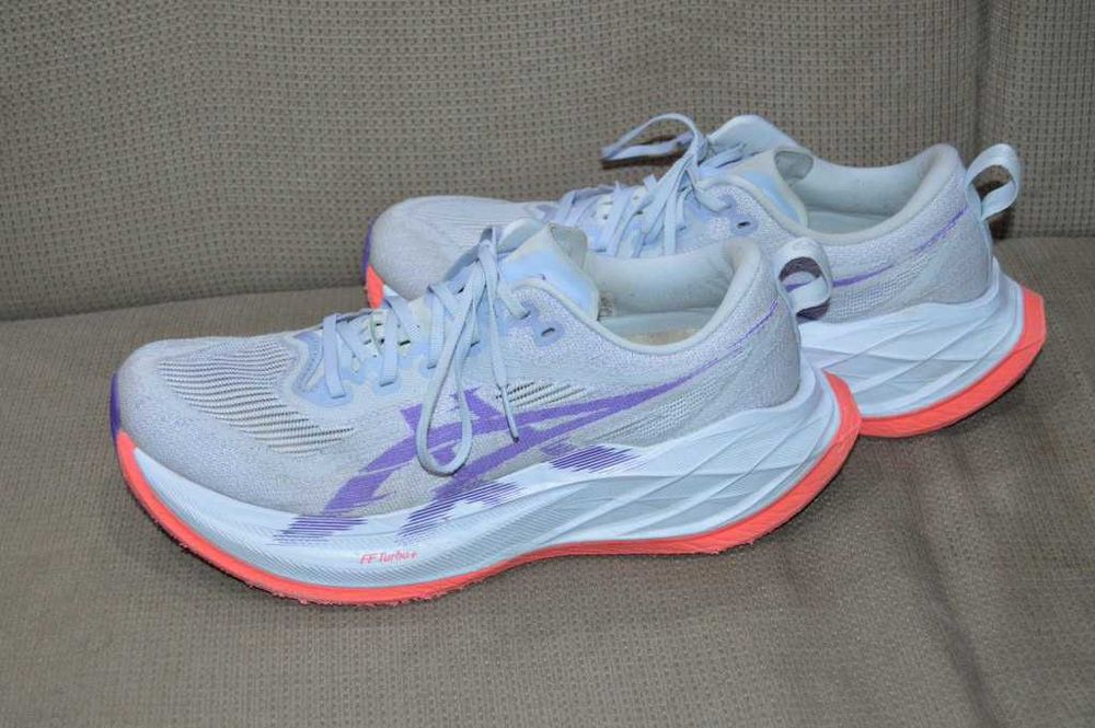 Incaltaminte alergare ASICS Superblast 2 marime 43.5 model 2024