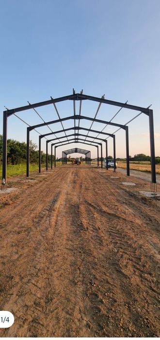 Vand hala pe structura metalica