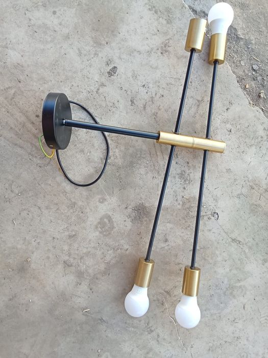 vând lustre noi 180