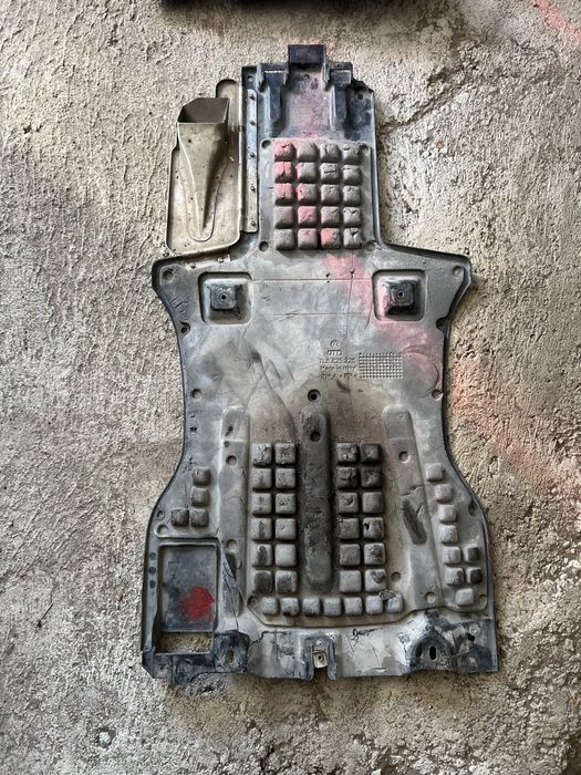 Кори под двигател Porsche cayenne 2008