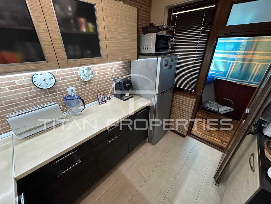 Продава се Тристаен апартамент в Бургас, Възраждане - 94 кв.м за 1437 €/кв.м - Снимка #1