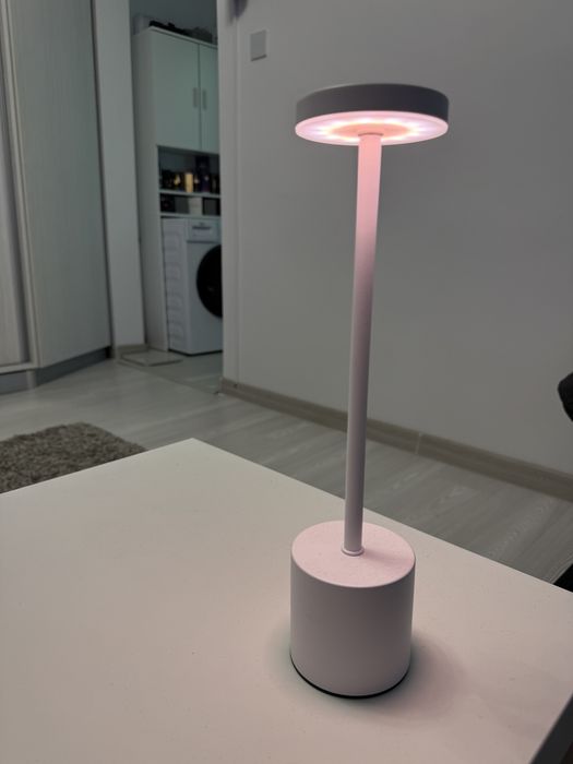 Lampa LED USB C albă cu touch
