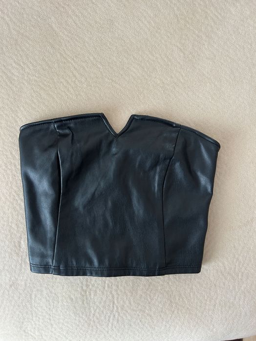 Черно кожено бюстие