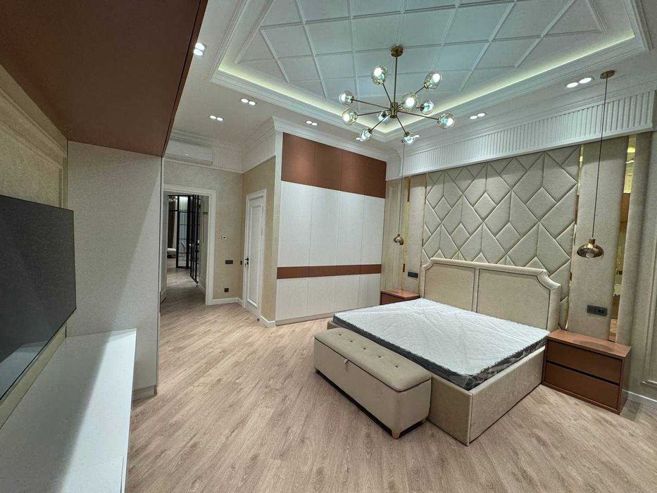 London — квартира в кирпичном доме с качественным ремонтом ;Дархан