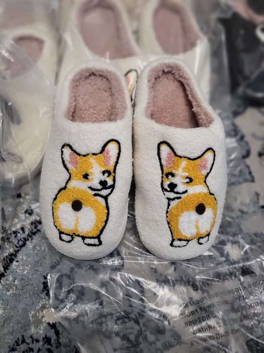 Домашние тапки с интересным принтом