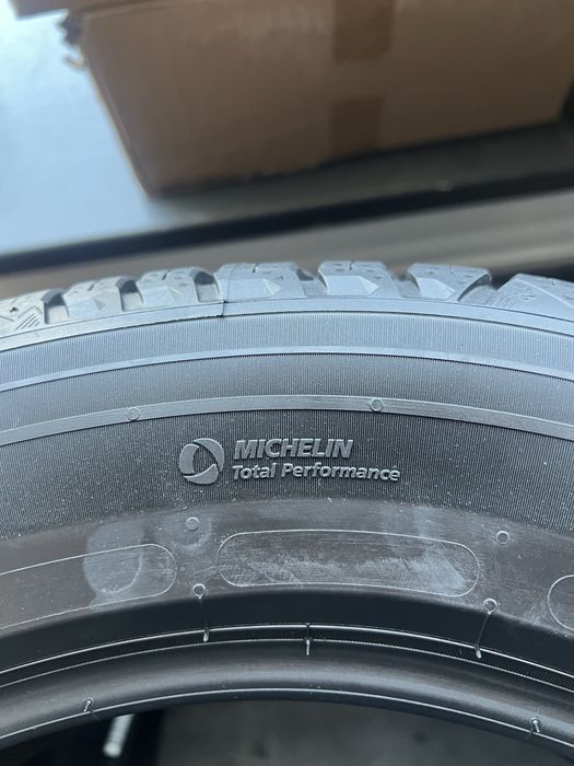 Shina Balon Michelin Мишлен 205/60 R16 CrossClimate 3