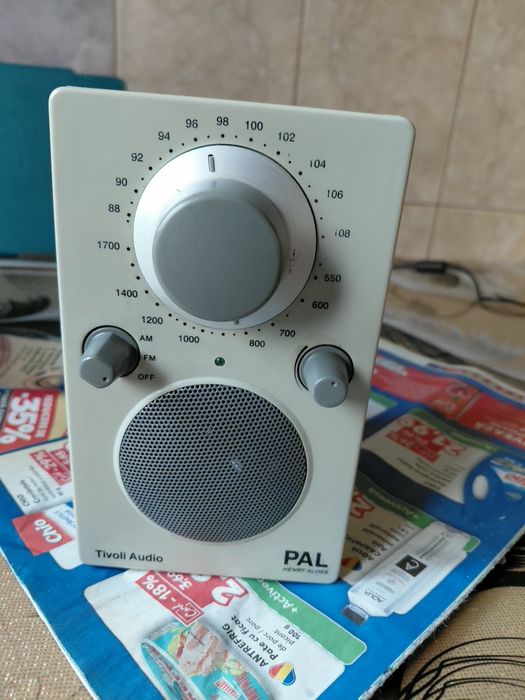 Vind radio Tivoli  pal by Henry Kloss