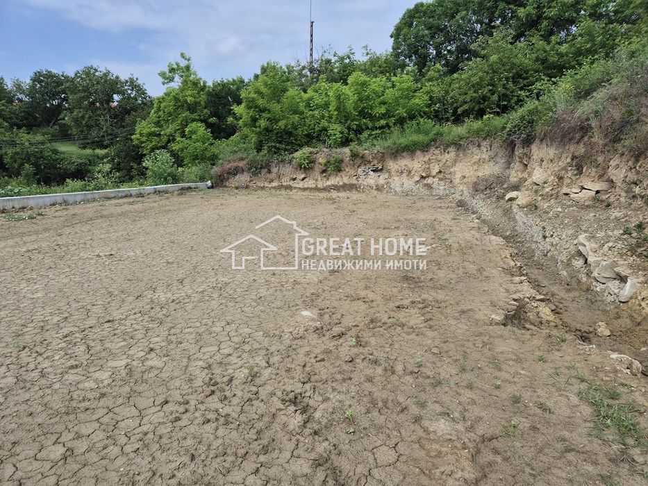 с. Момино!!! Уникална гледка и локация!!! Равен парцел с проект за къ