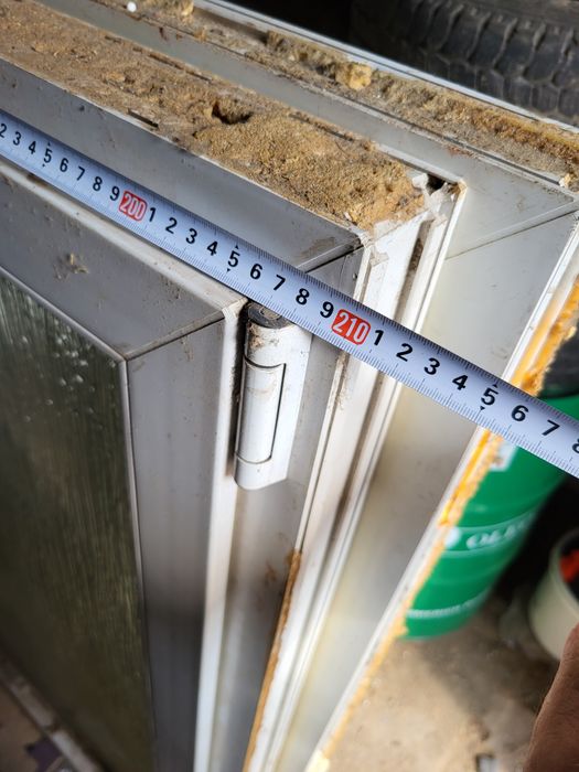 Geam termopan de calitate dar cu lipsă de sticlă! 210x145cm Germania