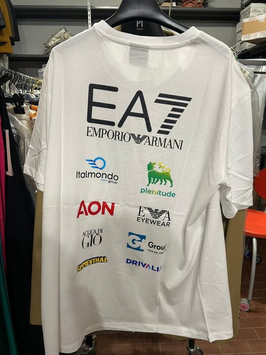 Vand tricouri originale