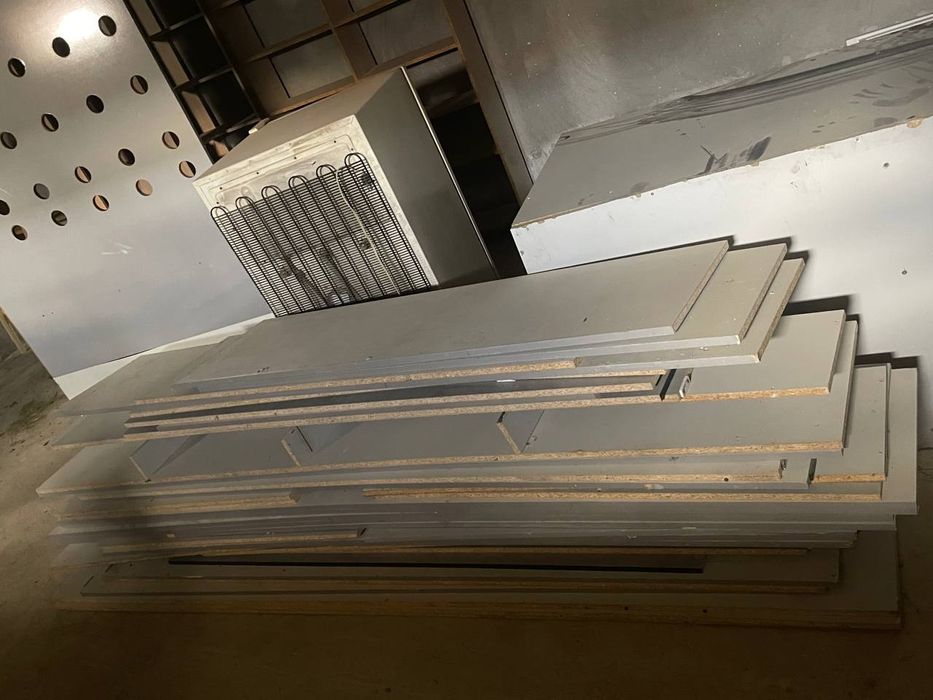 Magazin uchun mebel polka bir kamplektdan kup avval astanovkaga ishlat