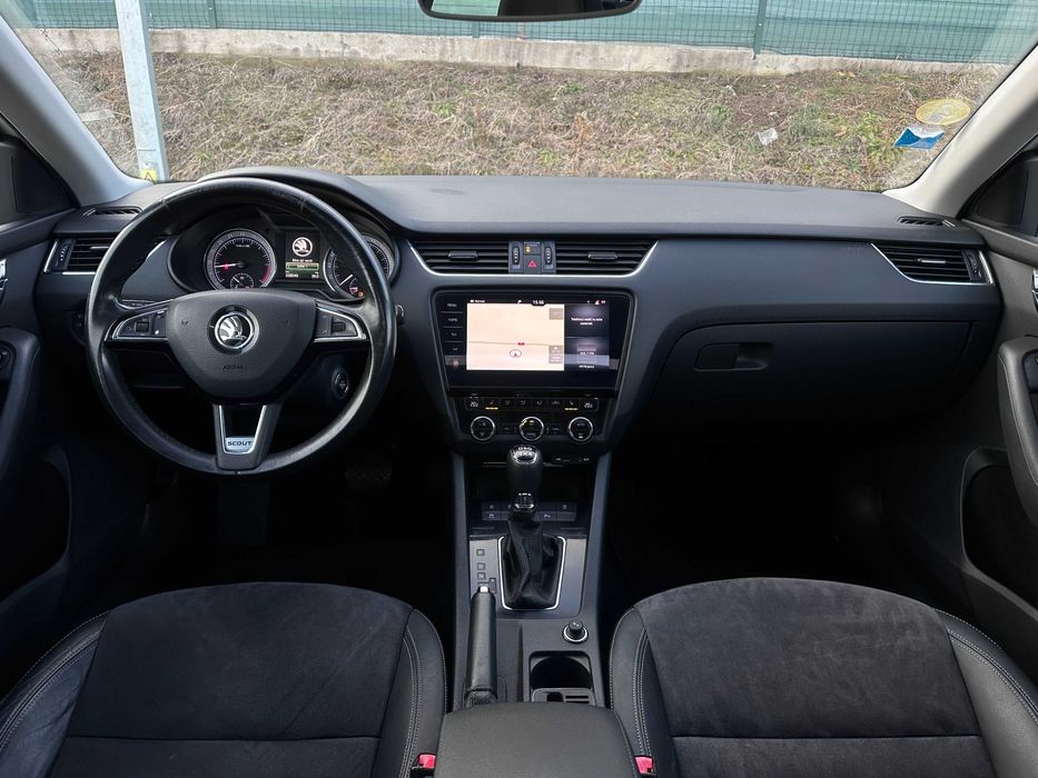 Skoda Octavia SCOUT 184Cp DSG 4x4 / Far LED / Panoramic / RATE / Garantie / TVA Deductibil