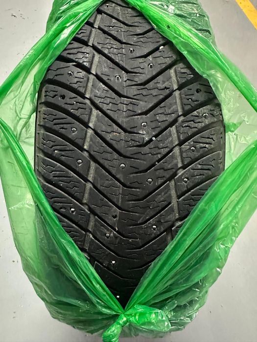 Зимние шины Yokohama 265/60/18