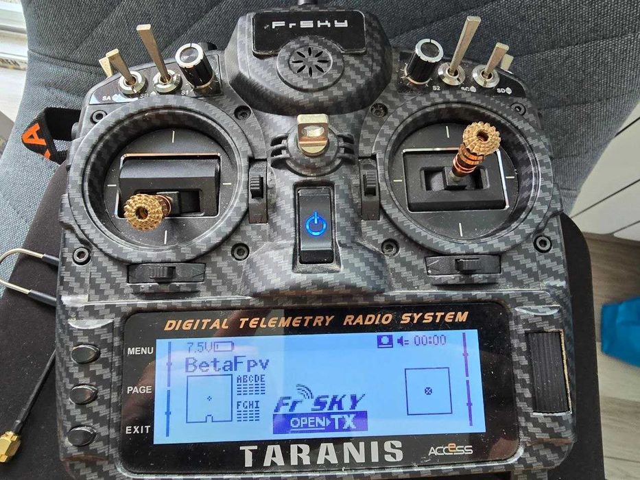 Контролер FPV FrSky Taranis X9D Plus SE 2019 Carbon + Frsky R9M Long Range 915/868MHz