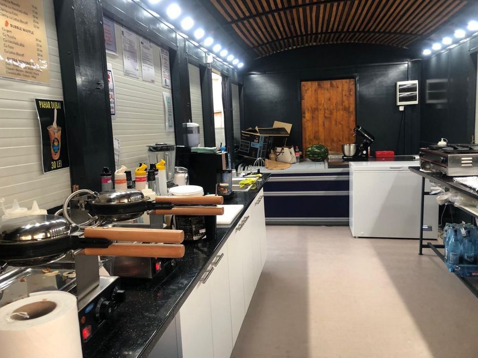 Afacere la cheie! Container stradal pentru clatite/ waffle / cafea /street food – pregatit pentru sezon