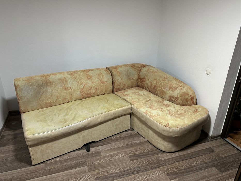 Canapea extensibila cu lada