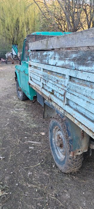 Vând Aro camioneta 320