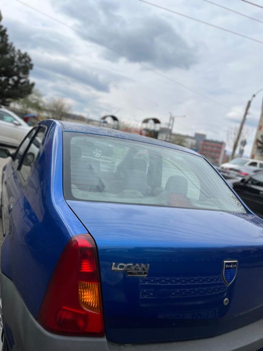 Vand Dacia Logan, albastra
