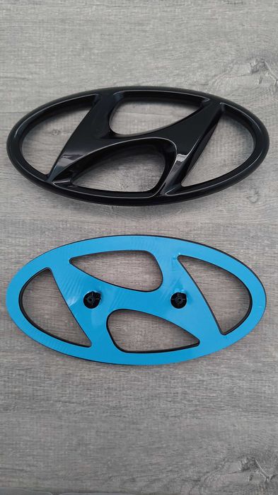 Emblemă neagră Hyundai