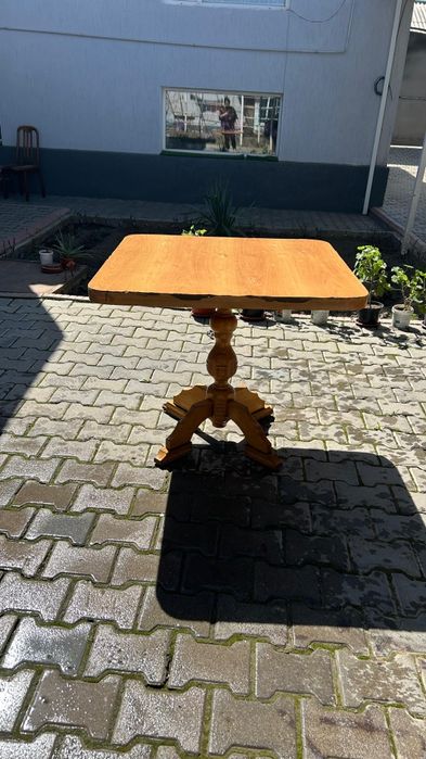 Стол со стульями