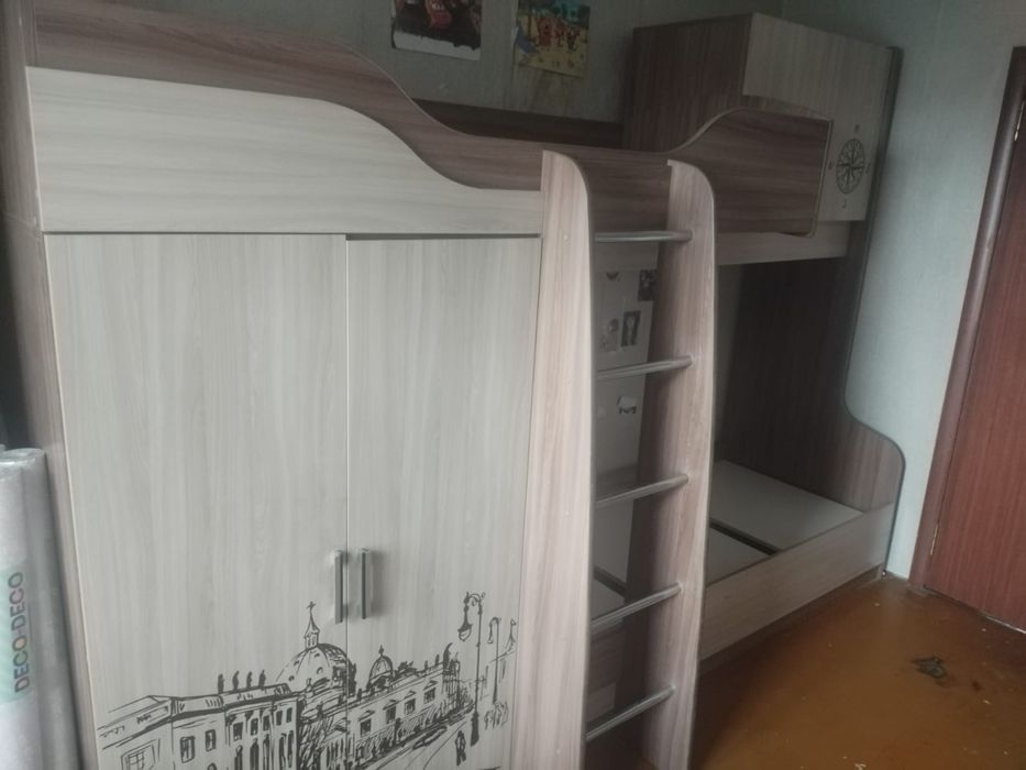 Продам двухярусную кровать