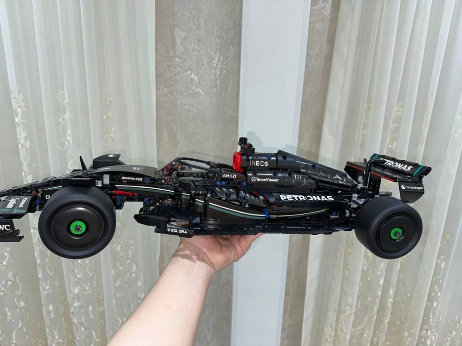Lego Technic Mercedes AMG F1 W14 E Perfomance