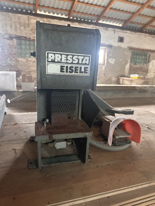 Masina de stantat