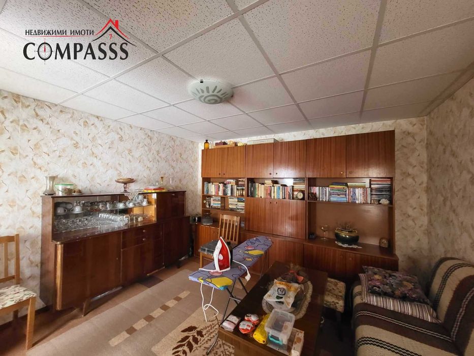 Къща с двор – ЦЕНТЪР, гр. Ген. Тошево – 61500евро!