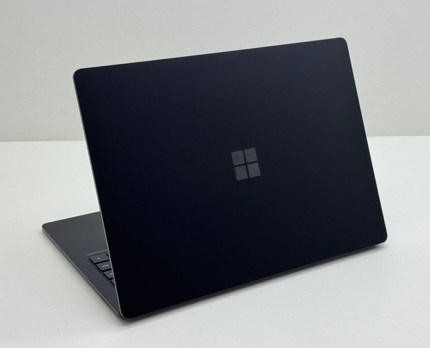 Microsoft Surface 4 — i5 1145G / 512GB NVME M2 SSD / 16GB LPDDR4X 4267