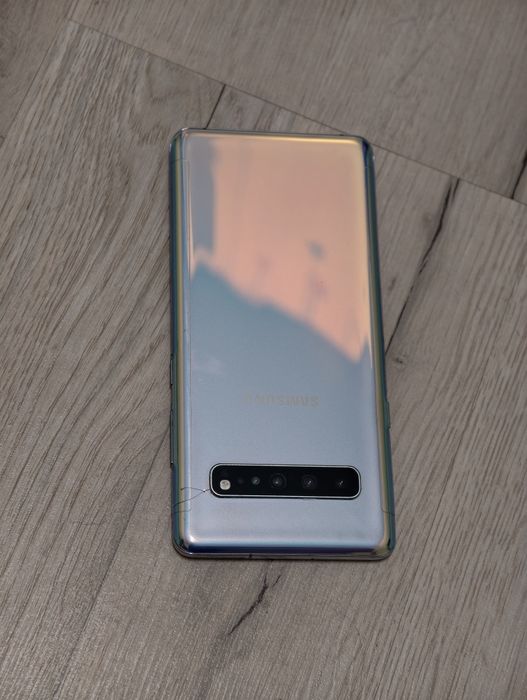 Samsung S10 Plus 256 gb Ram 8 5G android 11
