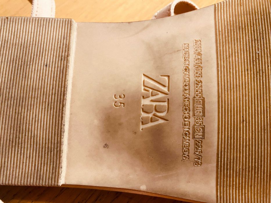 Sandale fete Zara, design cu floare fin si elegant, masura 35, roz