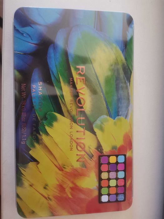 Revolution paleta farduri