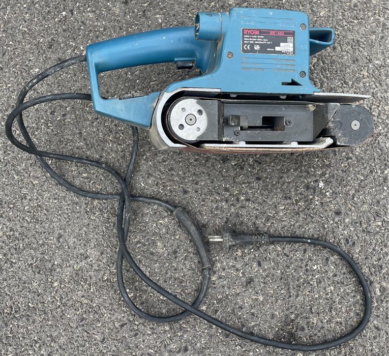 Mașină de șlefuit RYOBI BE-422