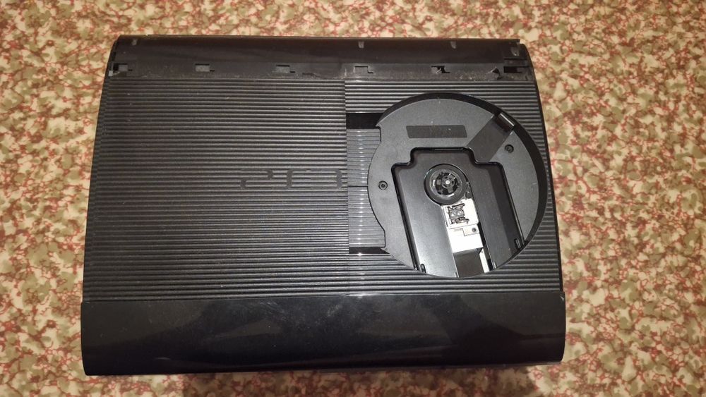 Playstation 3 slim.