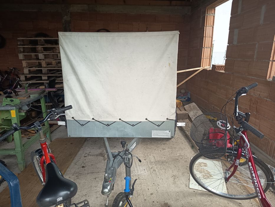 Remorca stema 750 kg